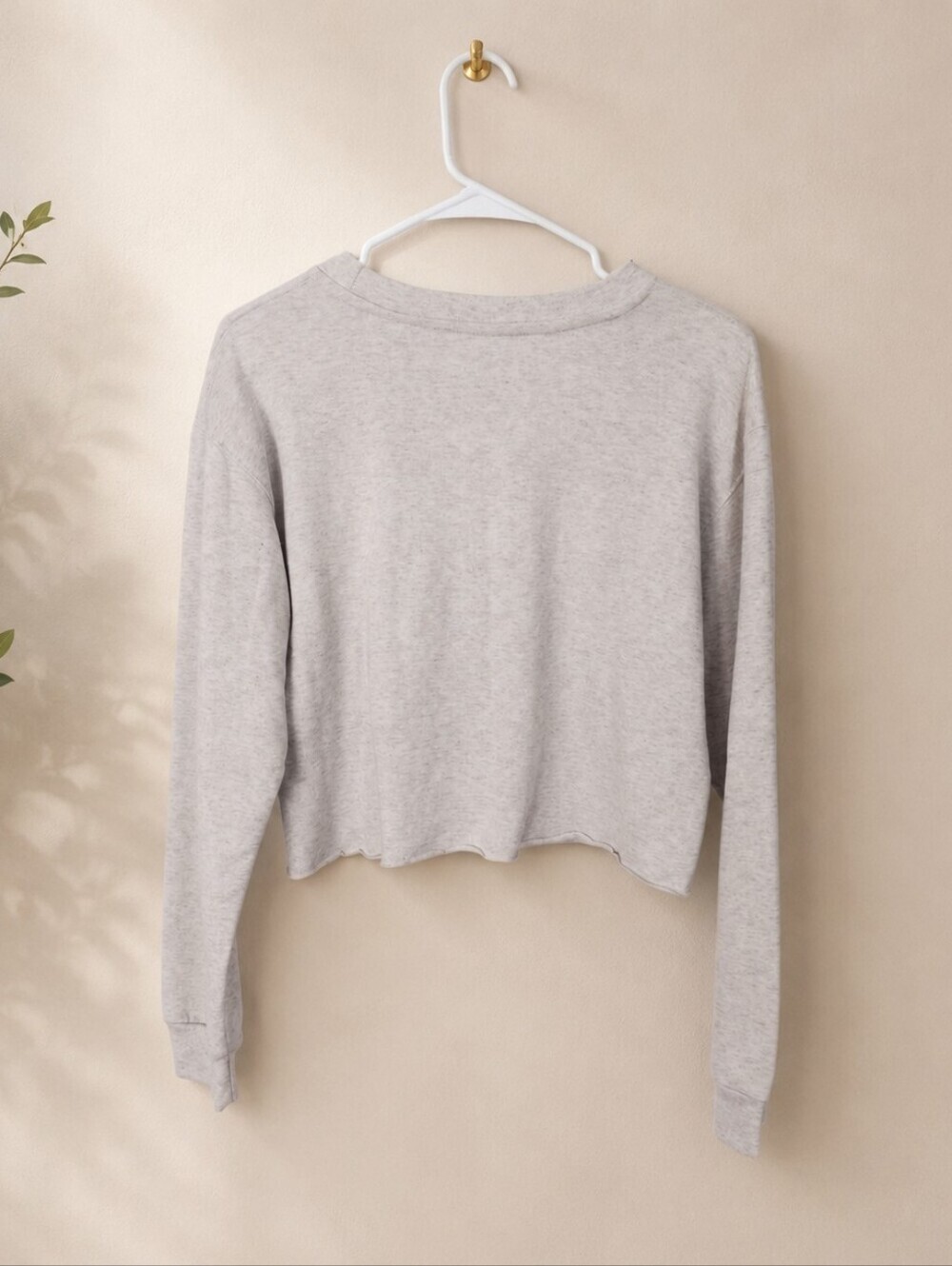 Disneys Lion King Hakuna Matata Cropped Gray Sweatshirt - Juniors Large - Picture 3 of 6